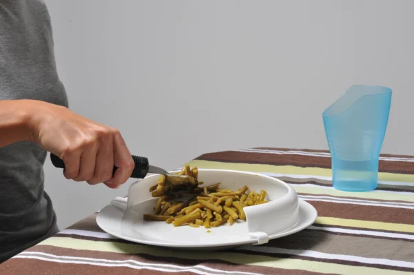 Rebord d'assiette incurvé